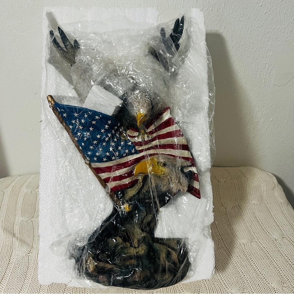 16” New 2 AMERICAN Bald EAGLE Clutch Flag Military PATRIOTIC Figurine on Rocks